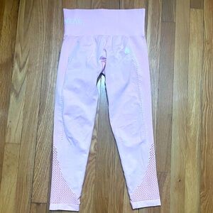 Pink leggings from Ryderwear